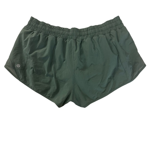 Lululemon Hotty Hot Short II 2.5" Frosted Pine Size 12 - Picture 3 of 10
